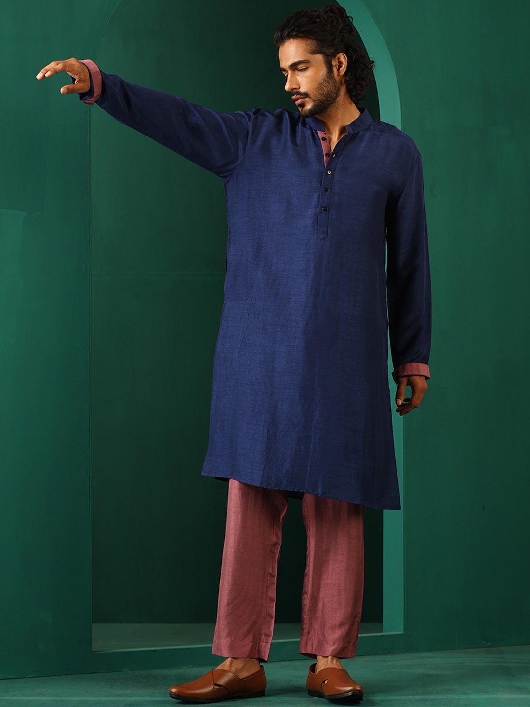 

trueBrowns Mandarin Collar Straight Kurta, Blue