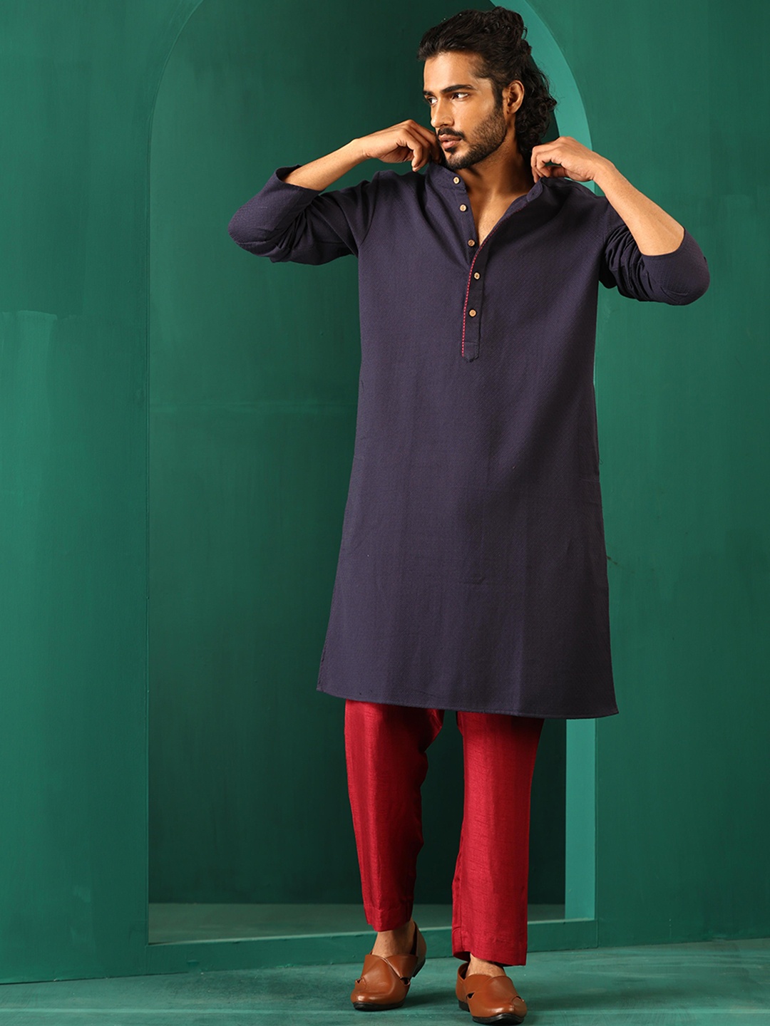 

trueBrowns Ethnic Motifs Woven Design Band Collar Cotton Straight Kurta, Navy blue