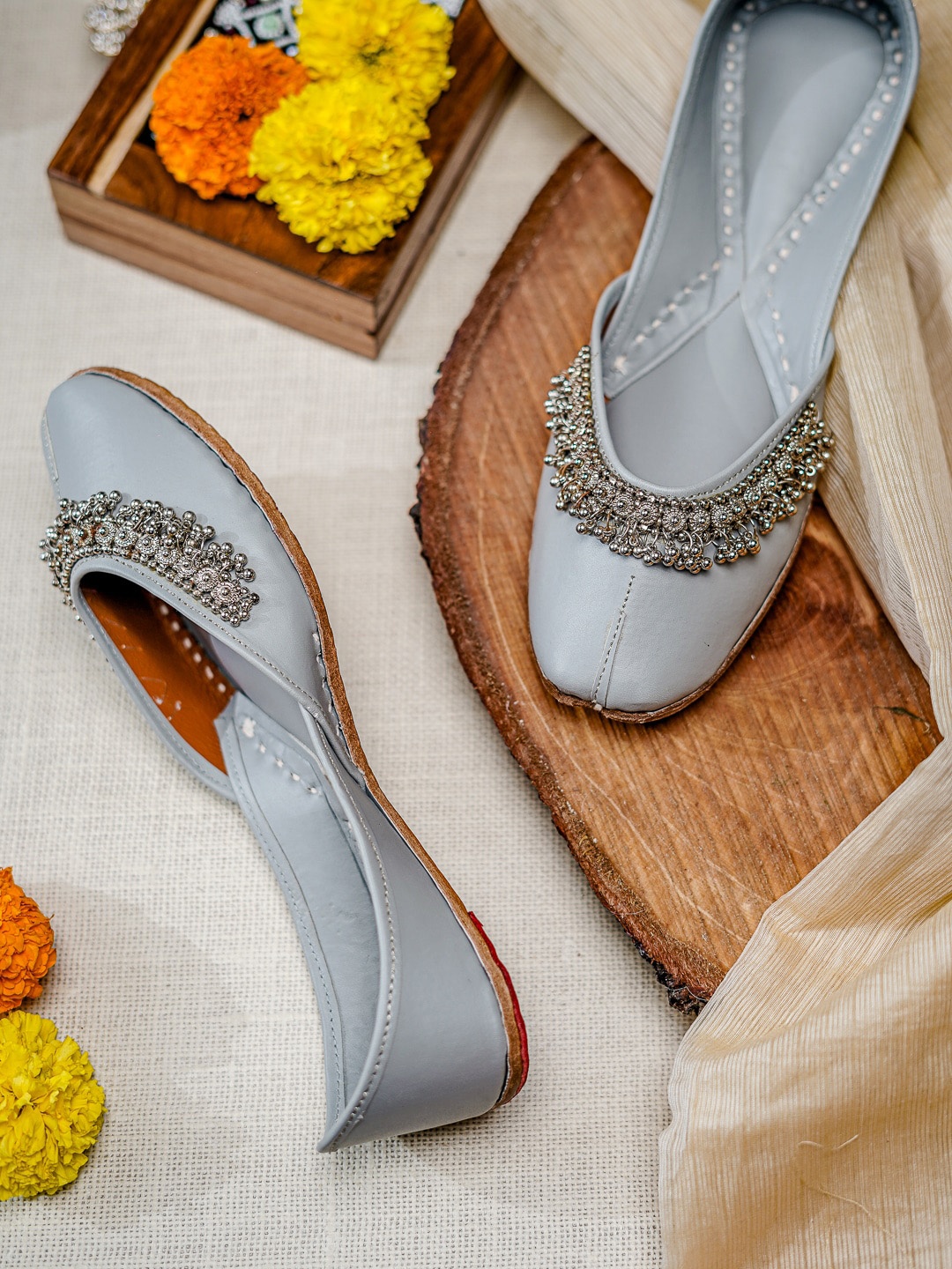 

NR By Nidhi Rathi Embellished Ethnic Mojaris, Grey