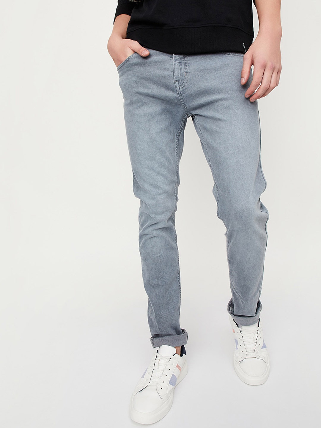 

max Men Mid-Rise Light Fade Stretchable Jeans, Grey