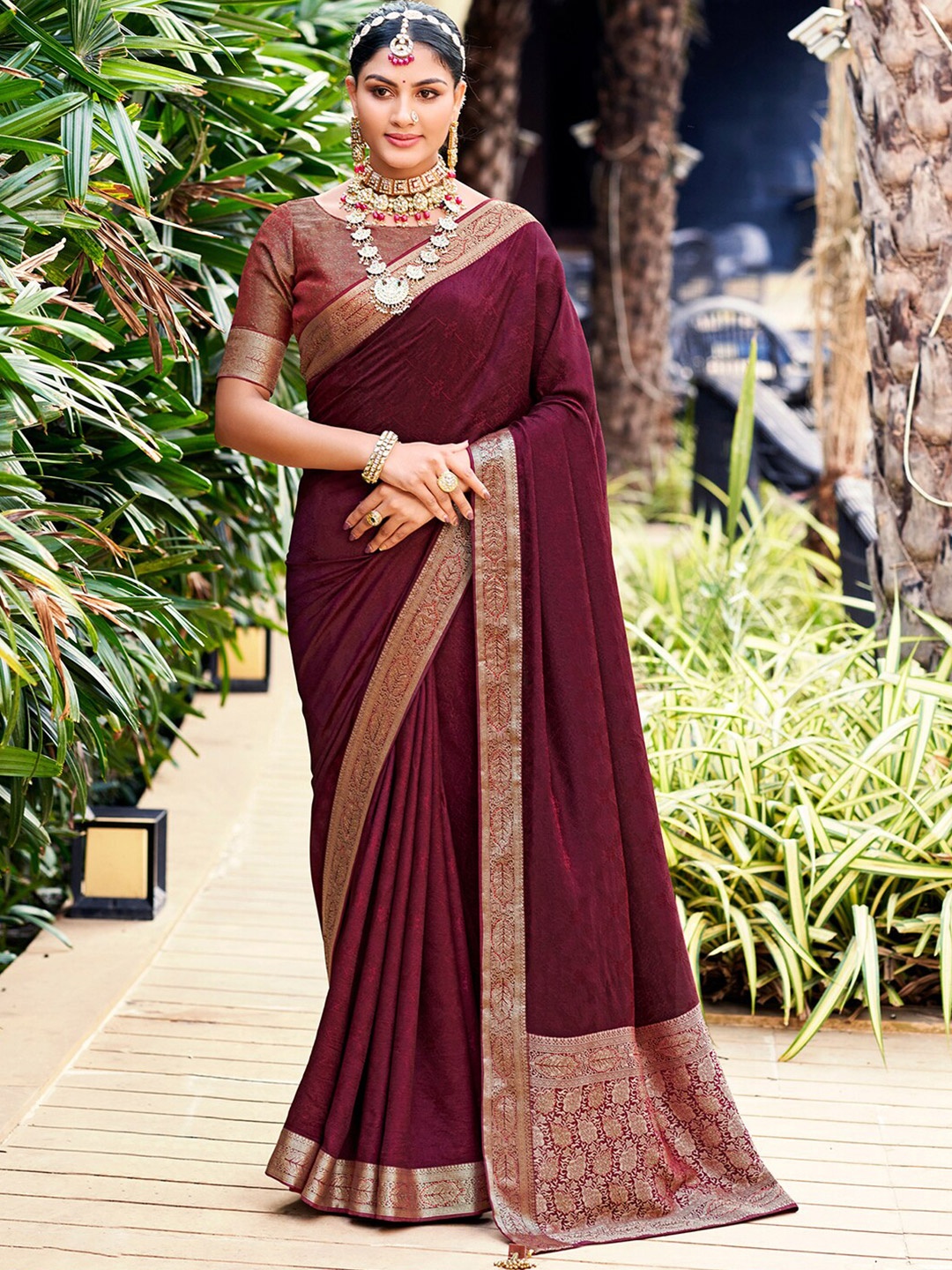 

Saree mall Woven Design Zari Detail Sarees, Burgundy