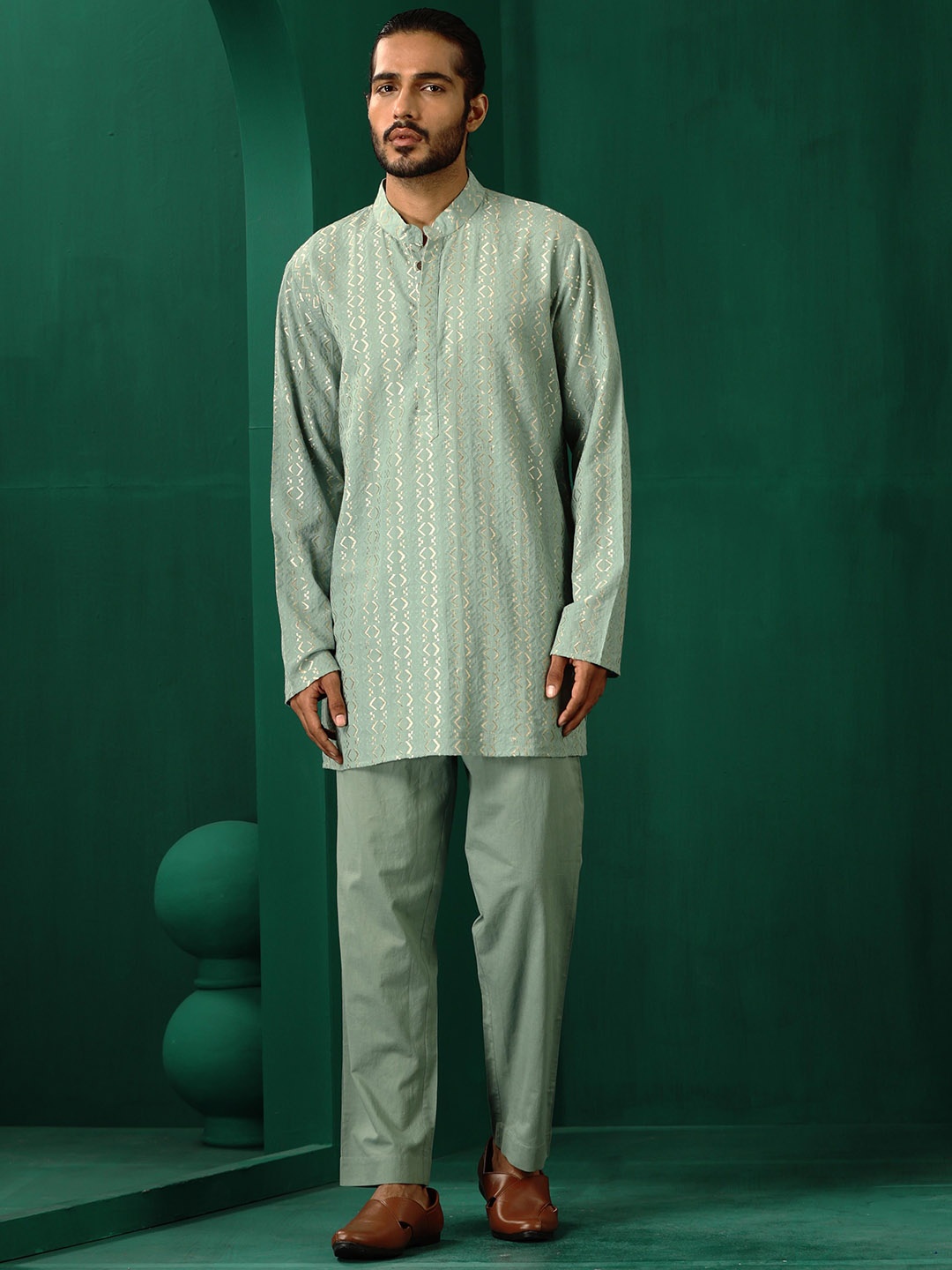 

trueBrowns Printed Pure Cotton Kurta With Trousers, Green