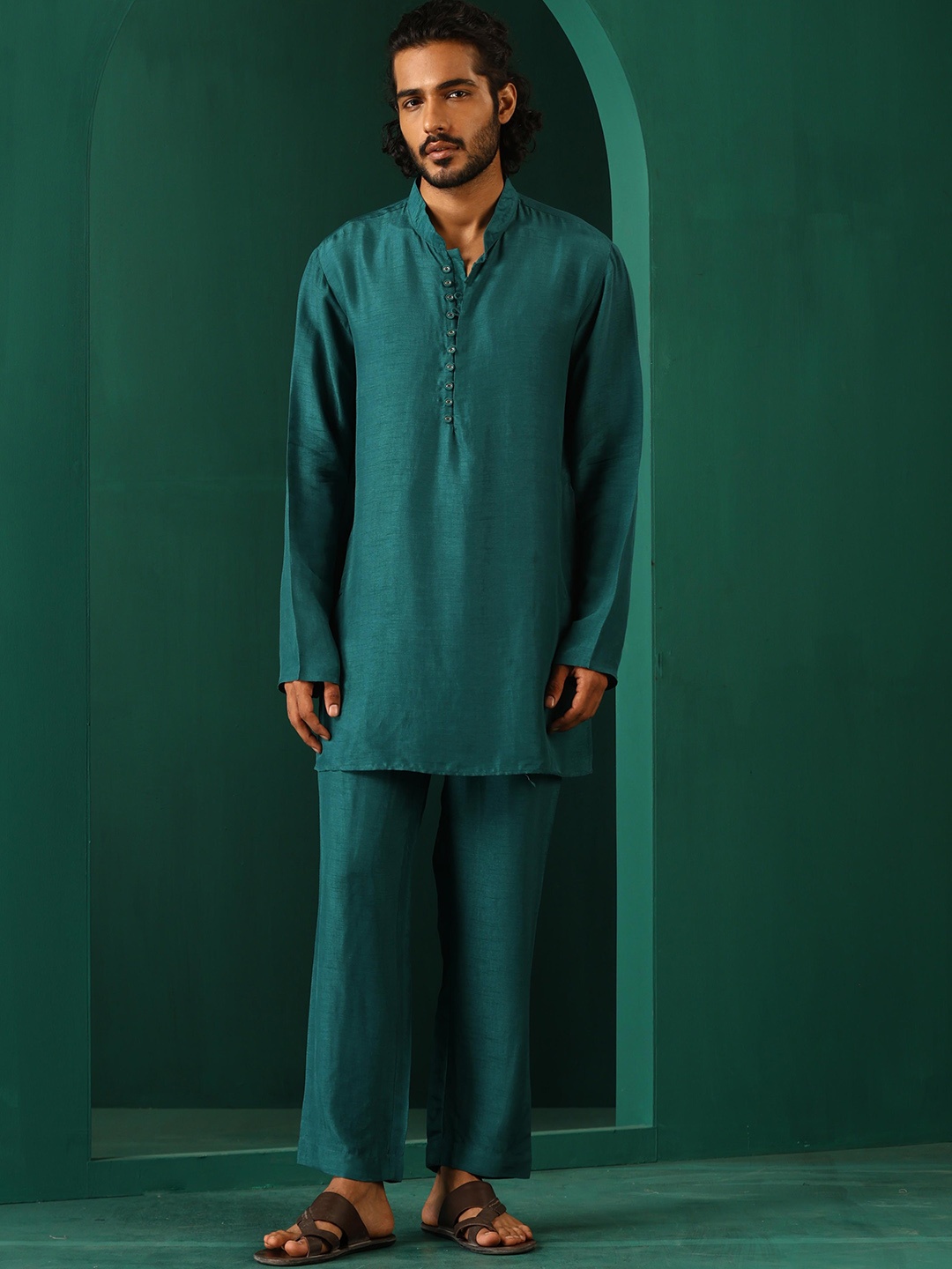 

trueBrowns Men Regular Silk Kurta With Trousers, Teal