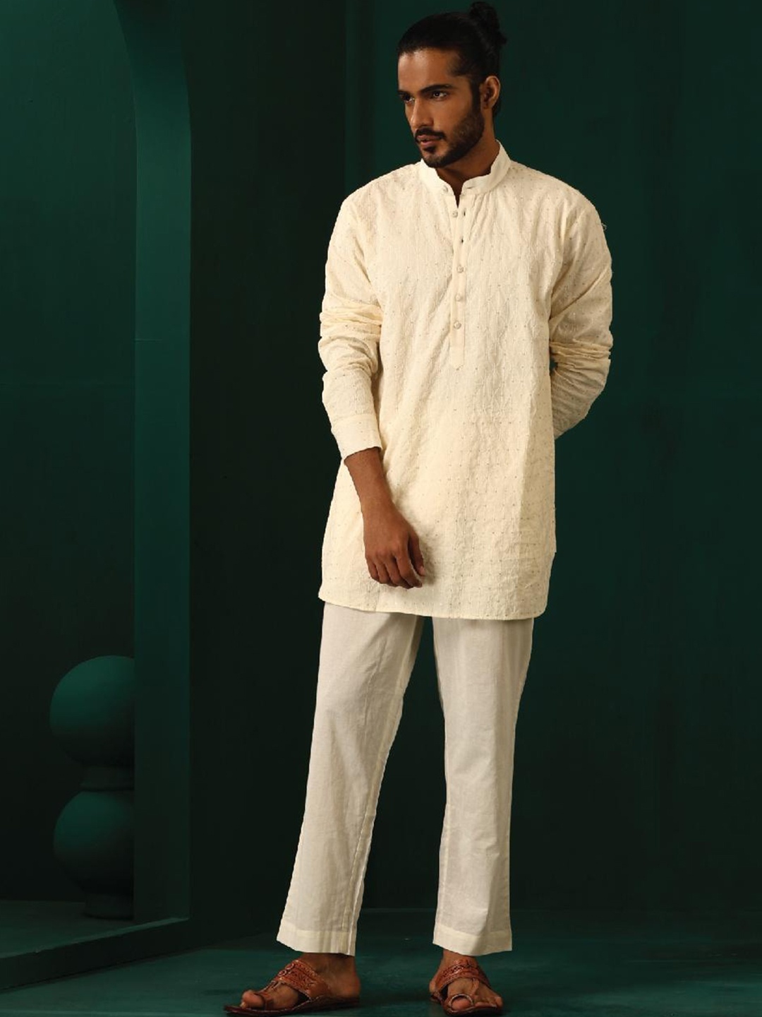 

trueBrowns Sequins Embellished Straight Pure Cotton Kurta With Pyjama, Off white