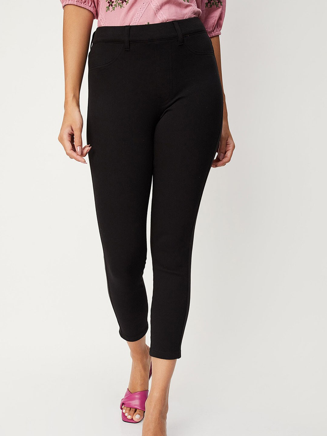 

max Women Slim Fit Mid-Rise Clean Look Cotton Jeans, Black