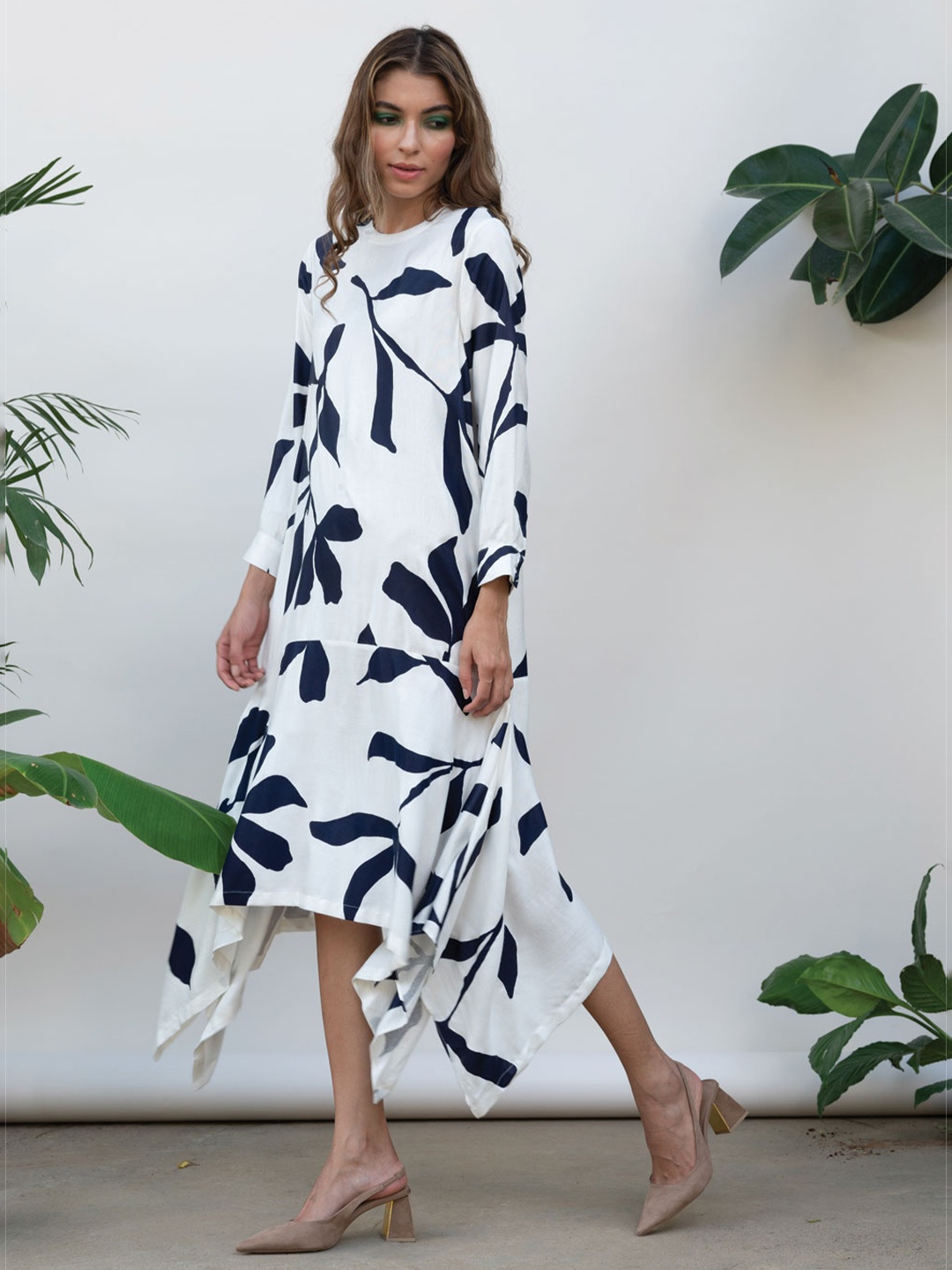 

Kanelle Floral Printed A-Line Midi Dress, Navy blue