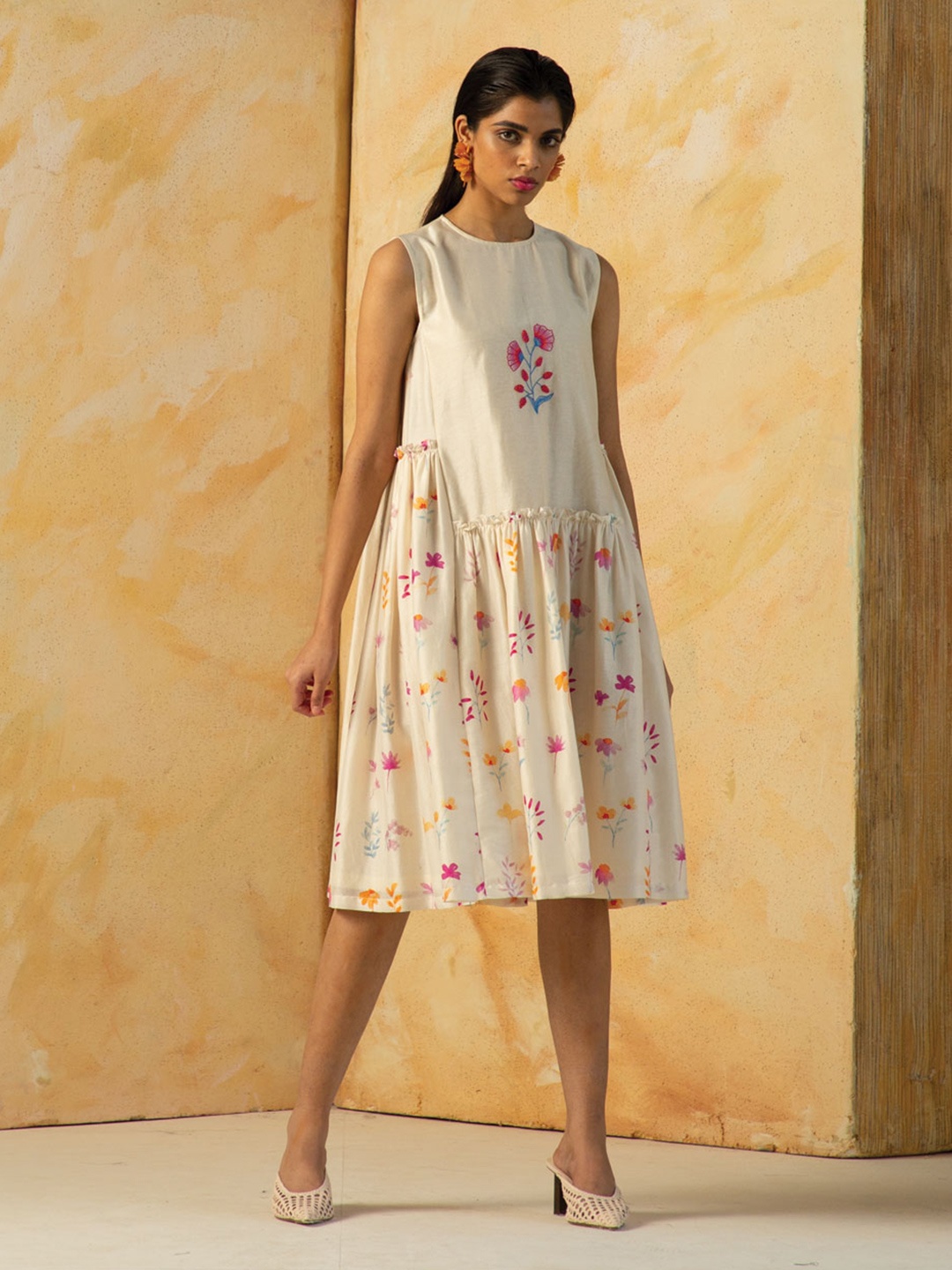 

Kanelle Floral Printed Sleeveless Pleated A-Line Midi Dress, Off white