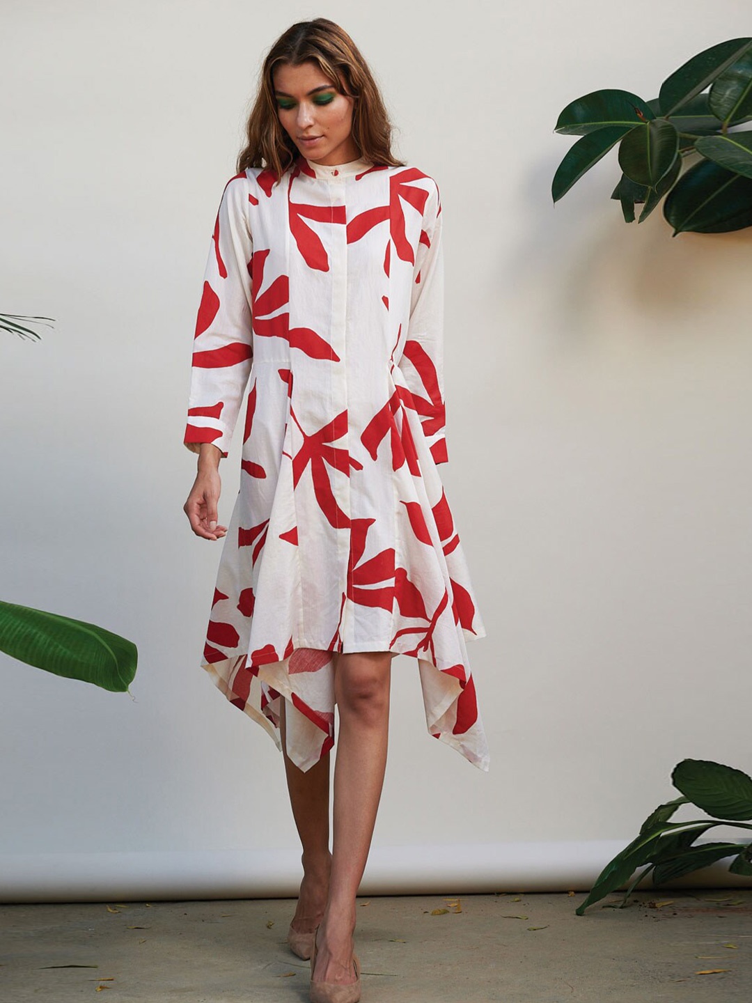 

Kanelle Floral Printed Band Collar Fit & Flare Midi Dress, White