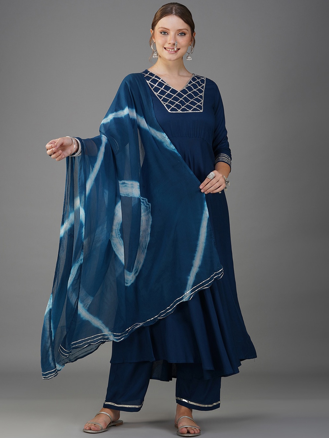

METRO-FASHION Gotta Patti Kurta & Trousers With Dupatta, Blue