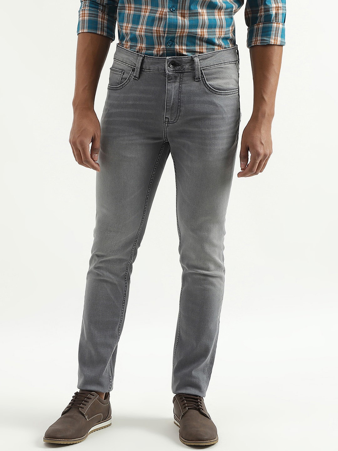 

United Colors of Benetton Men Washed Skinny Fit Mid Rise Light Fade Jeans, Grey