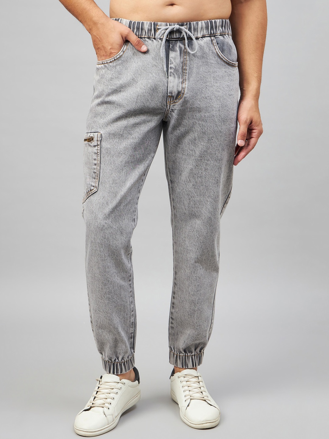 

STUDIO NEXX Men Mid-Rise Clean Look Heavy Fade Jogger Fit Acid Wash Jeans, Grey
