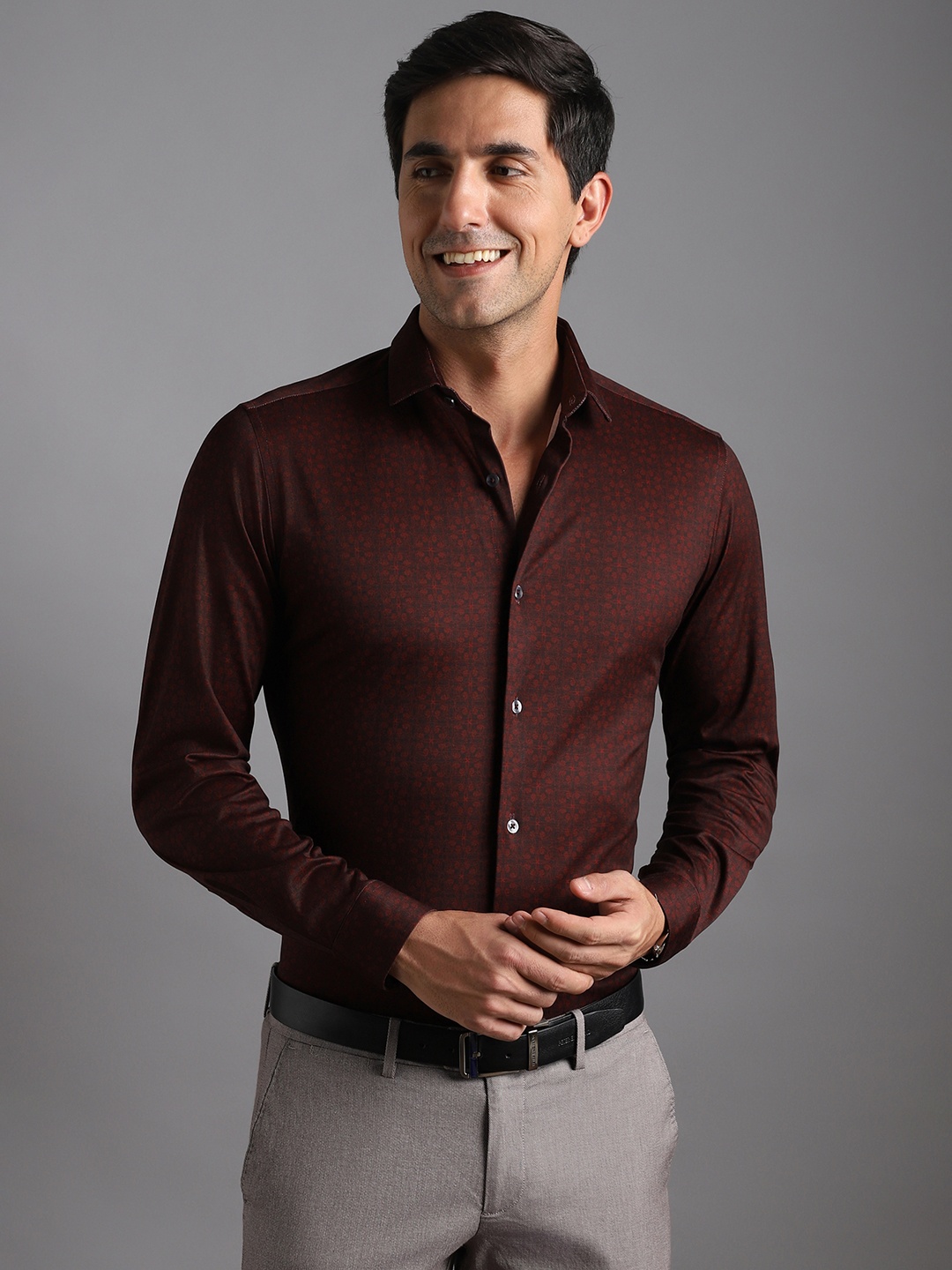 

Bergamo Pure Cotton Slim Fit Floral Printed Knitted Formal Shirt, Maroon