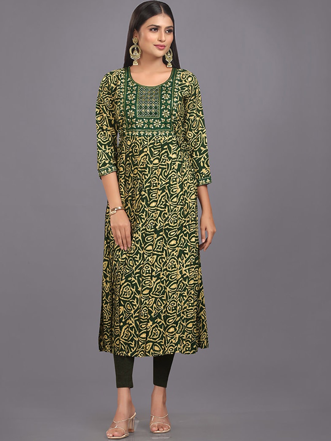 

SHANVIKA Geometric Batik Printed Thread Work Straight Kurta, Green