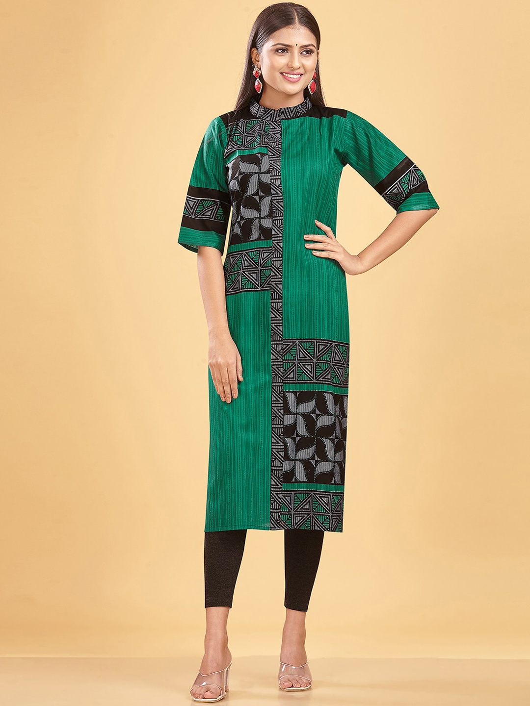 

SHANVIKA Geometric Printed Pure Cotton Straight Kurta, Green