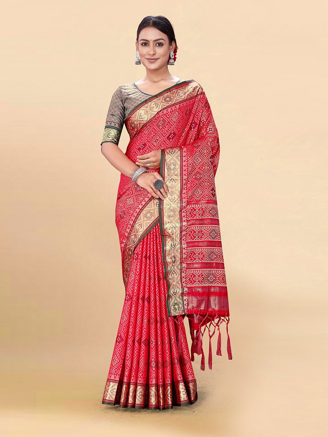 

Pisara Ethnic Motifs Woven Design Zari Silk Cotton Patola Saree, Pink