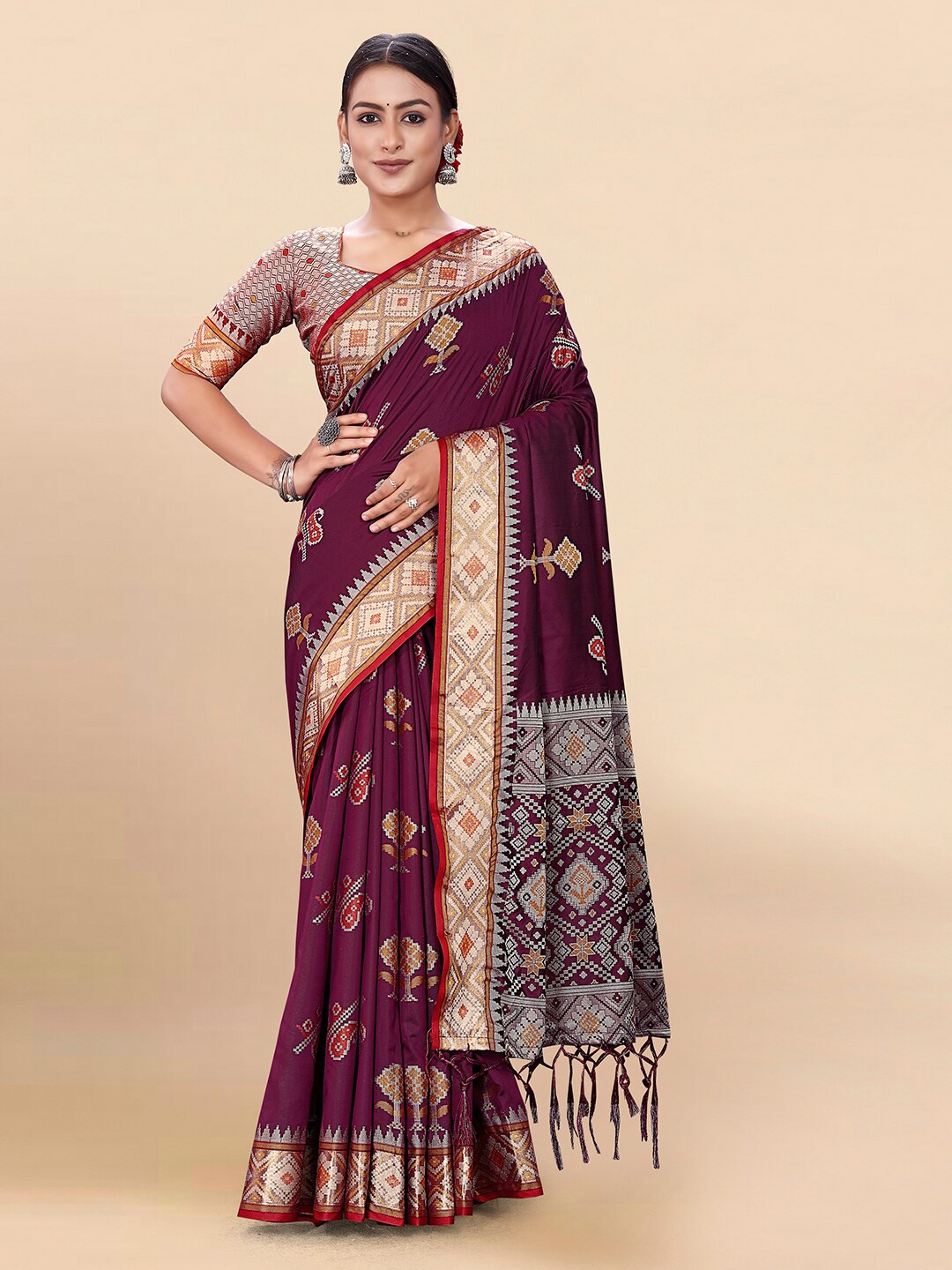 

Pisara Ethnic Motifs Woven Design Zari Silk Cotton Patola Saree, Magenta