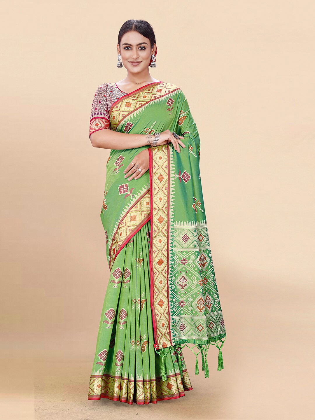 

Pisara Ethnic Motifs Woven Design Zari Silk Cotton Patola Saree, Lime green