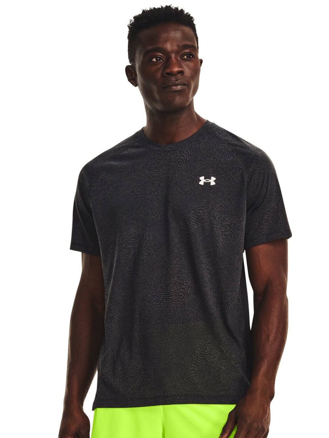 

UNDER ARMOUR Streaker Micro Mesh Short Sleeves Round Neck Slim-Fit T-Shirt, Black