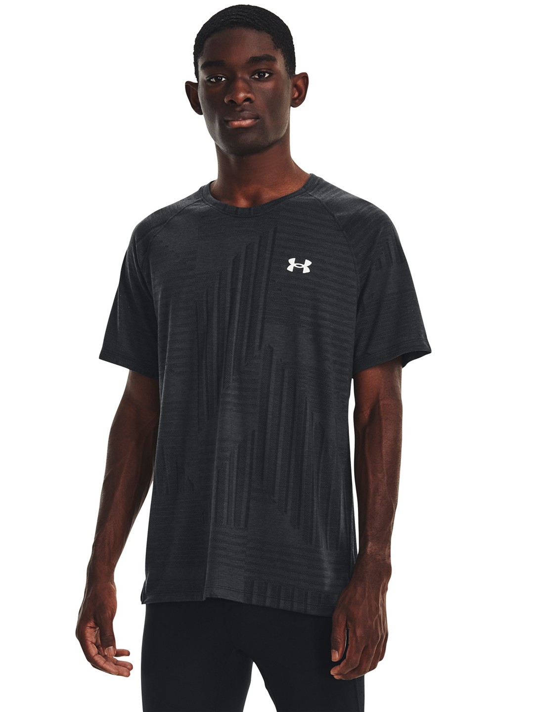 

UNDER ARMOUR Men Self-Design Slim-Fit T-Shirt, Black
