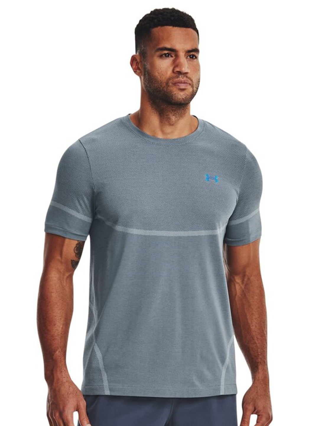 

UNDER ARMOUR Rush Seamless Legacy Round Neck Slim-Fit T-Shirt, Blue