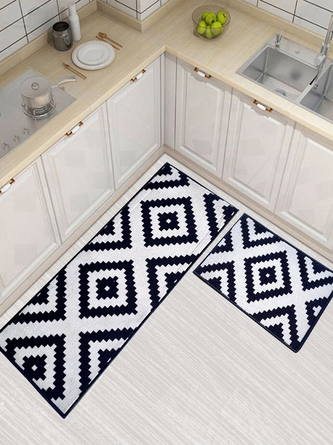 

Matz and More Black & White 2 Pieces Geometric Printed Anti-Slip Runner & Floor Mat