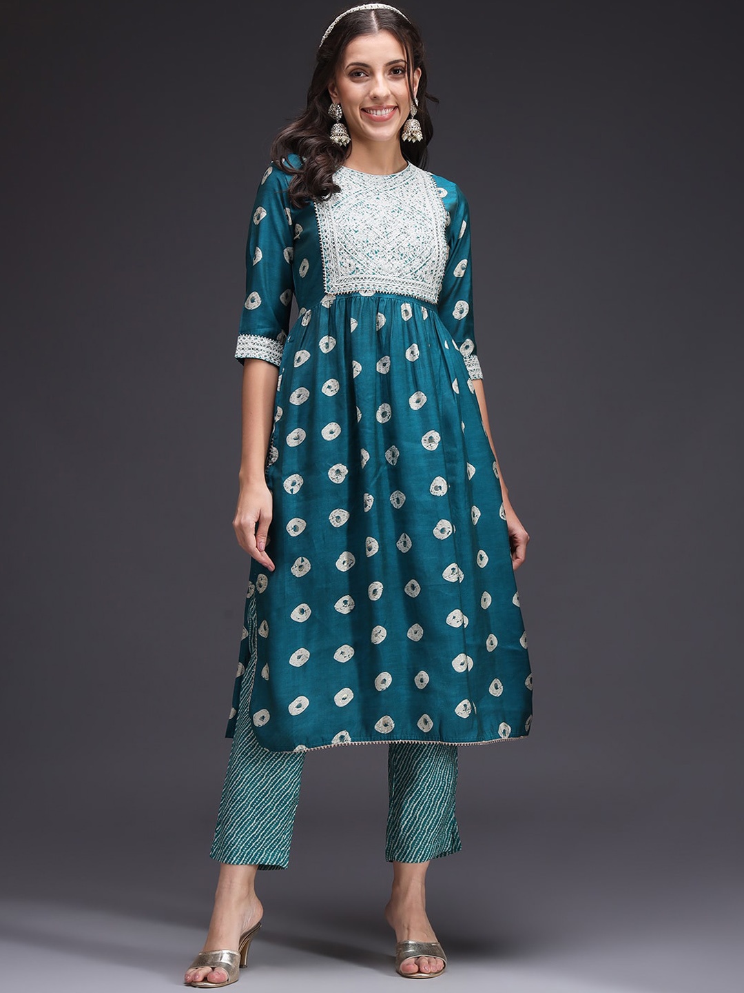 

HEEPOSH Geometric Printed Thread Work Pleated Straight Kurta with Trouser, Teal