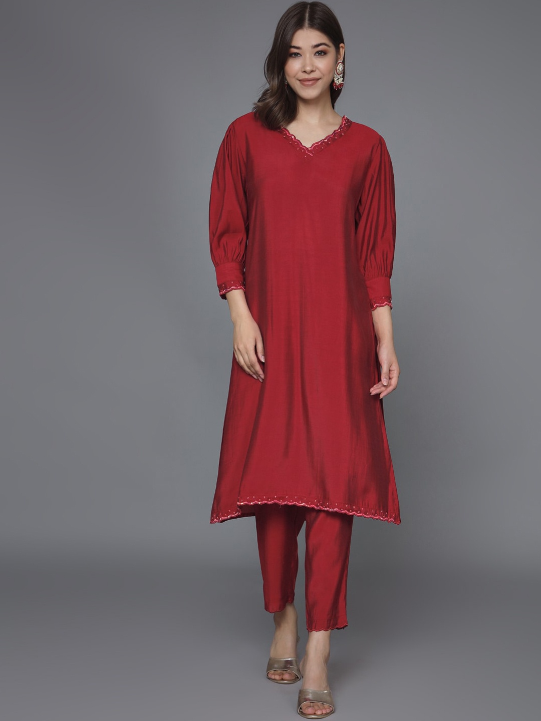 

HEEPOSH Women Maroon Regular Sequinned Kurta with Trousers