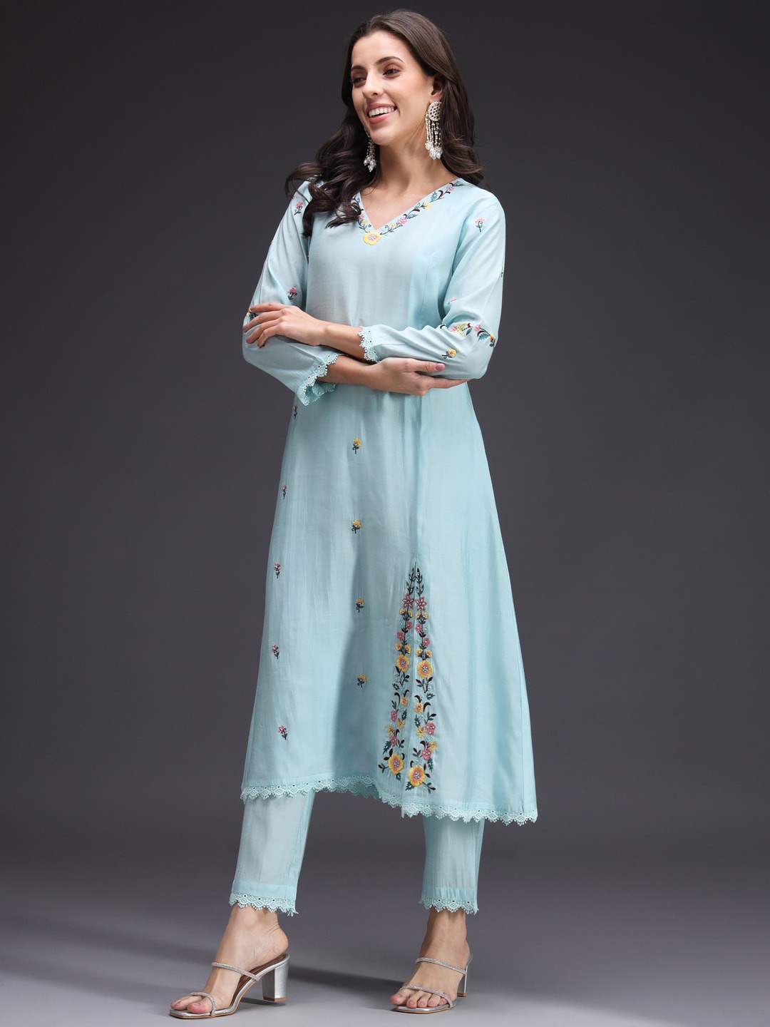 

HEEPOSH Floral Embroidered A-Line Kurta with Trousers, Blue