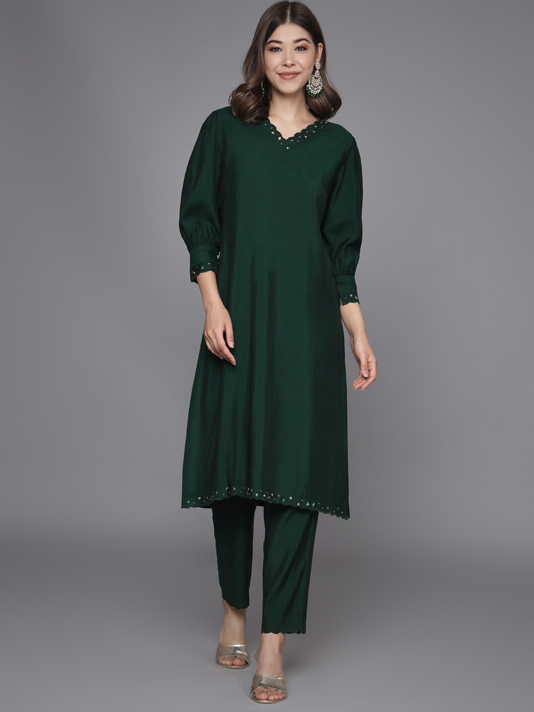 

HEEPOSH Women Green Floral Yoke Design Regular Sequinned Kurta with Trousers