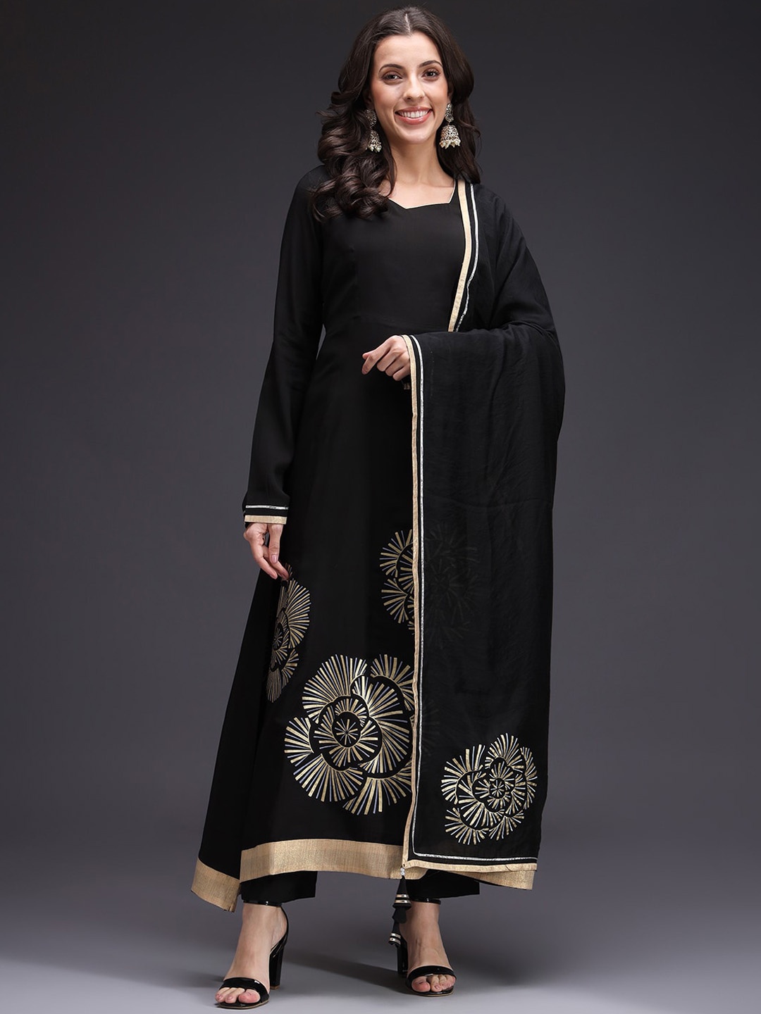 

HEEPOSH Floral Printed A-Line Regular Kurta with Trousers & Dupatta, Black