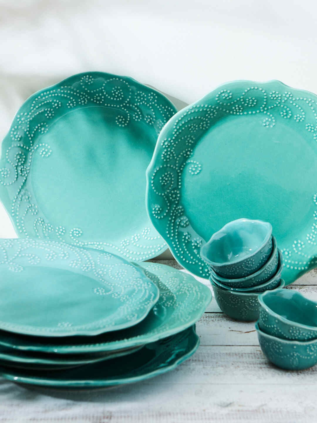 

Chumbak Green 12 Pieces Textured Ceramic Glossy Dinner Set