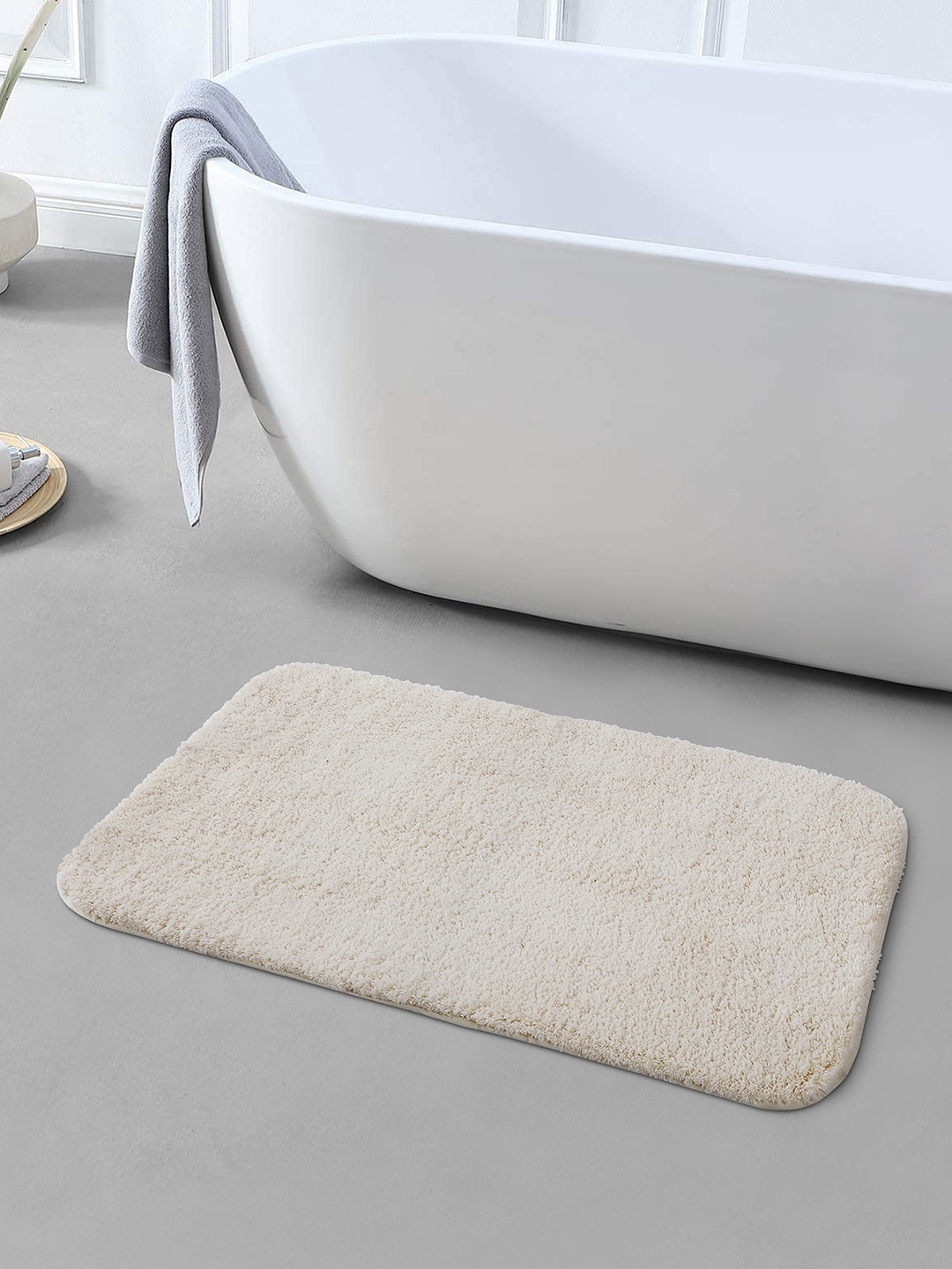 

OBSESSIONS Cream-Colored 2300 GSM Anti-Skid Bath Rug