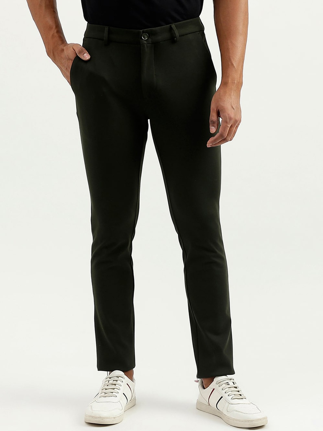 

United Colors of Benetton Men Slim Fit Trousers, Green