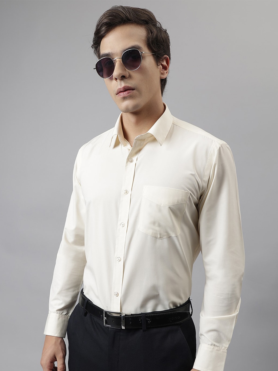 

English Navy Standard Slim Fit Chambray Weave Cotton Formal Shirt, Off white