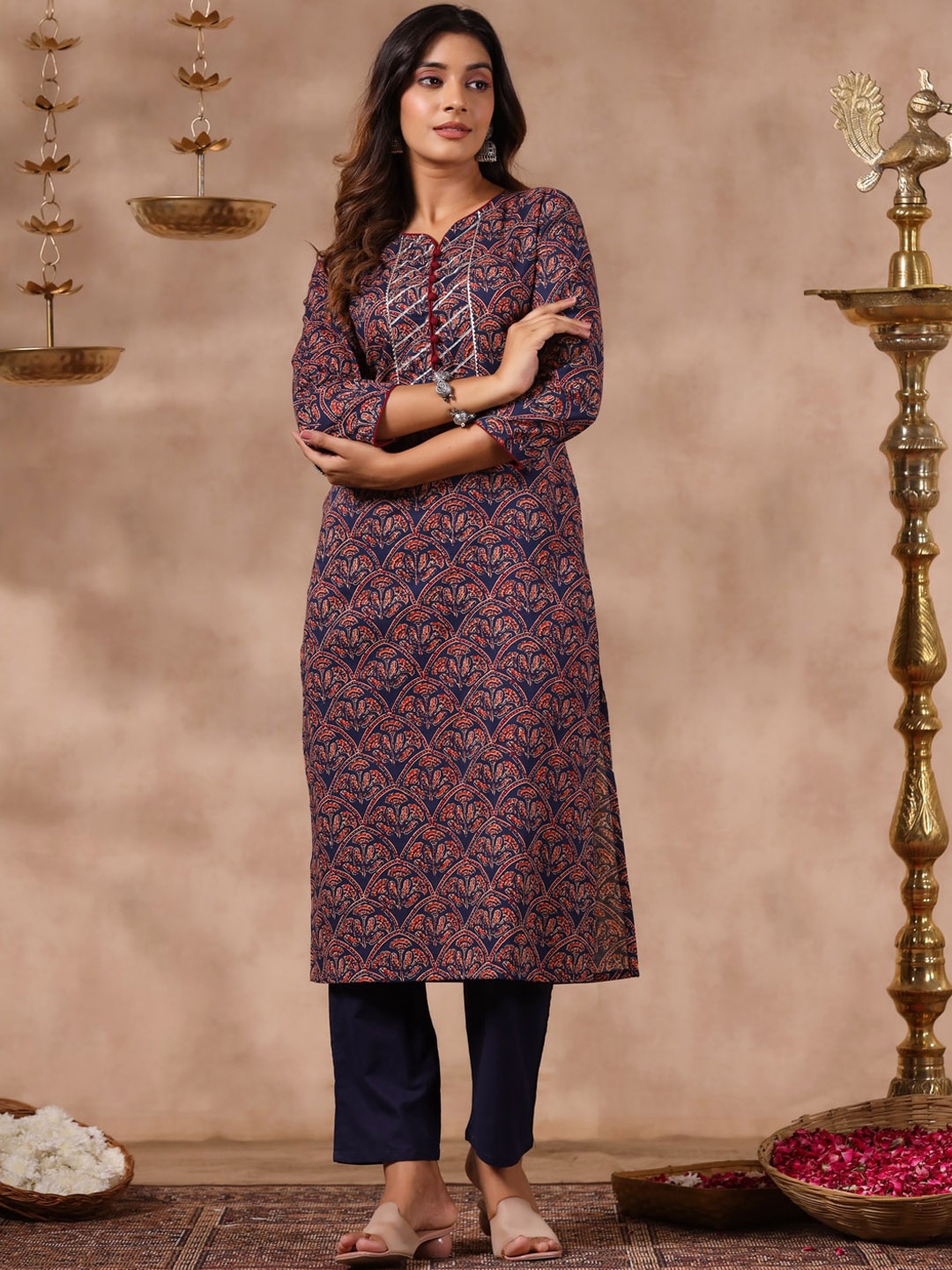 

Anubhutee Ethnic Motifs Printed Regular Pure Cotton Kurta And Trousers, Blue