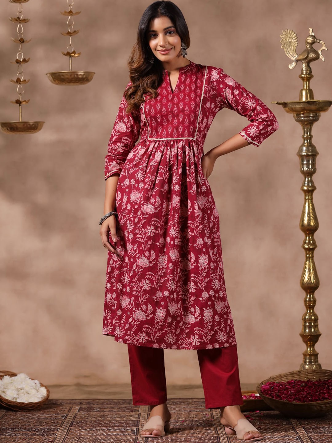 

Anubhutee Floral Printed Mandarin Collar Pure Cotton A-Line Kurta And Trousers, Red