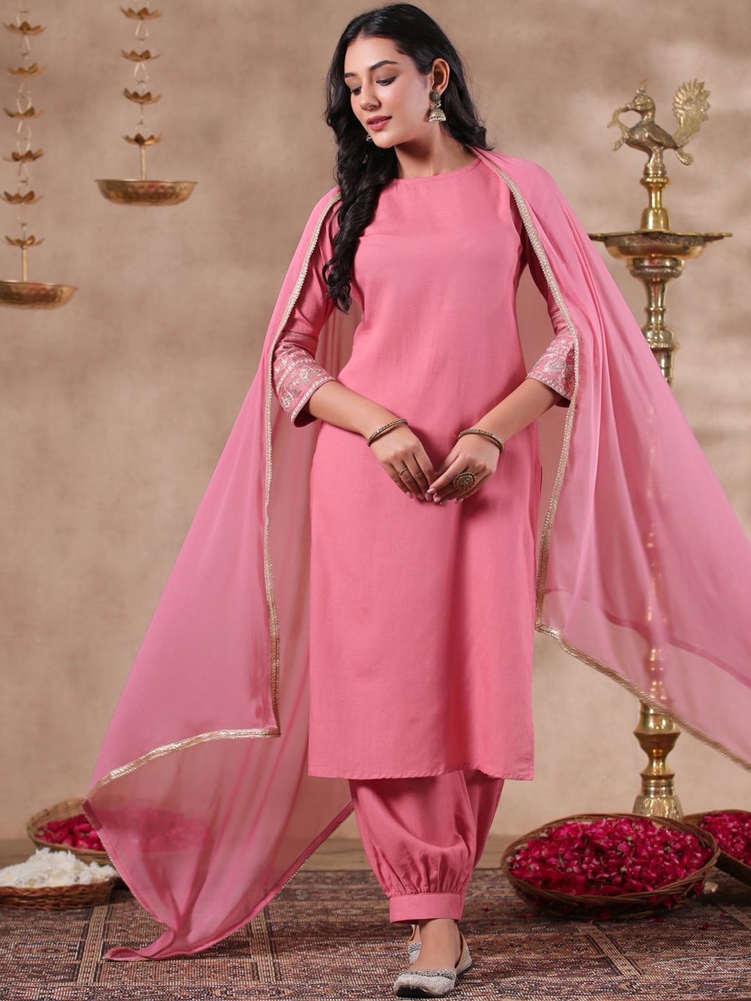 

Anubhutee Round Neck Kurta With Salwar & Dupatta, Pink