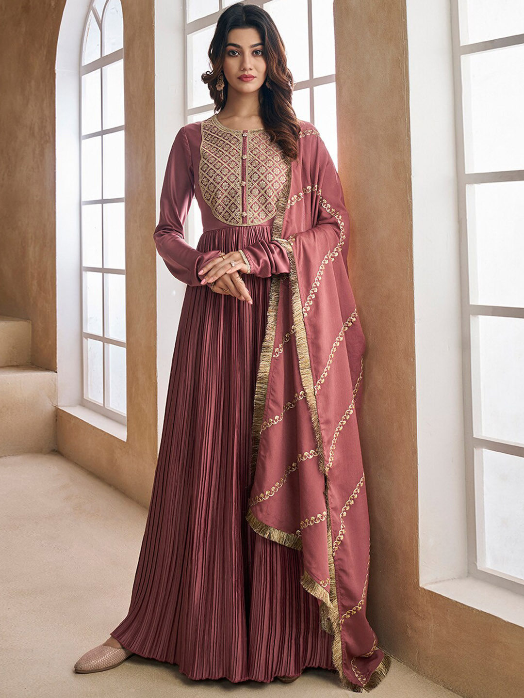 

Inddus Ethnic Motifs Sequinned Embroidered Pleated Kurta With Dupatta, Mauve