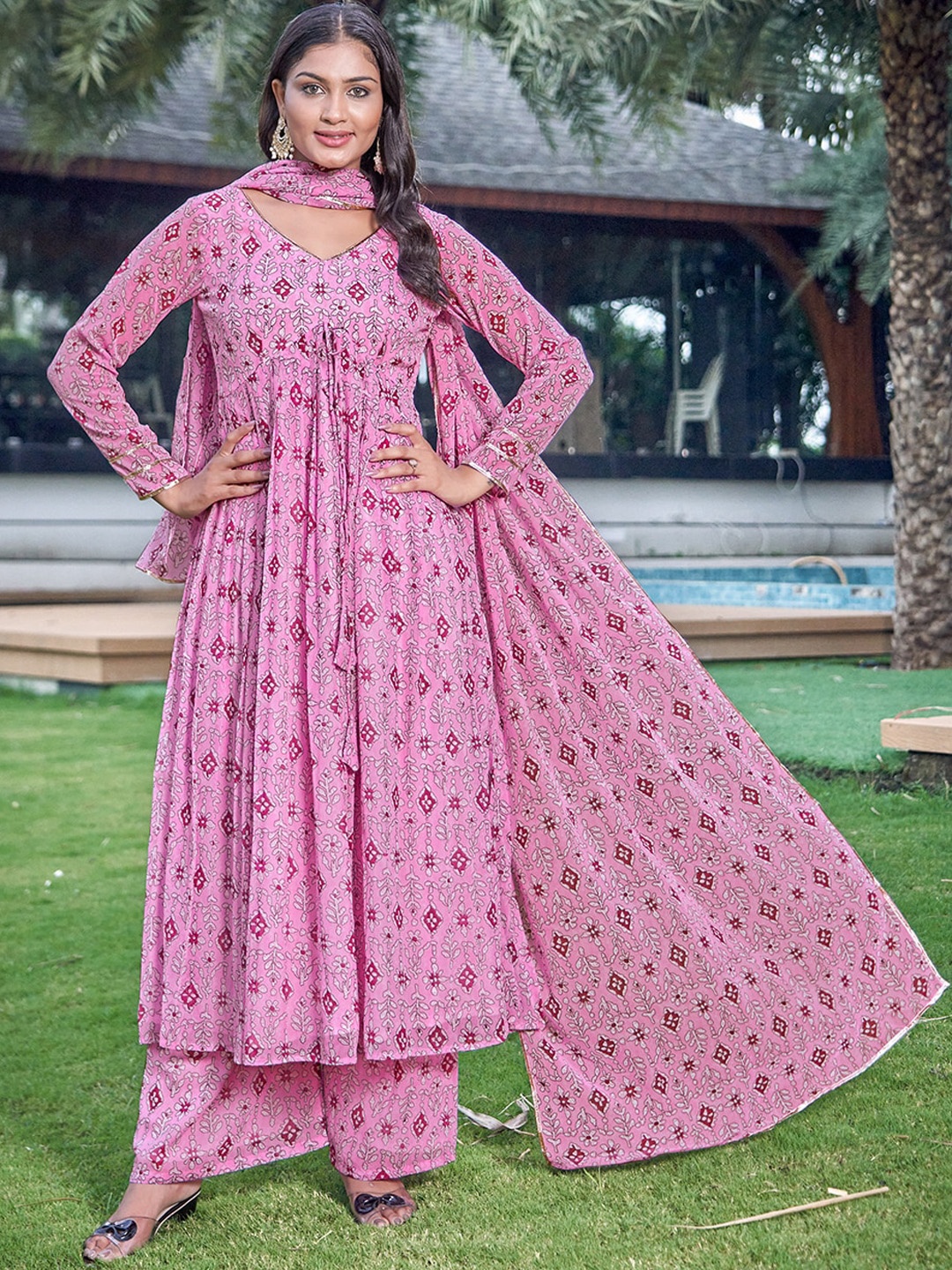 

Chansi Floral Printed V-Neck Georgette Kurta with Palazzos & Dupatta, Pink