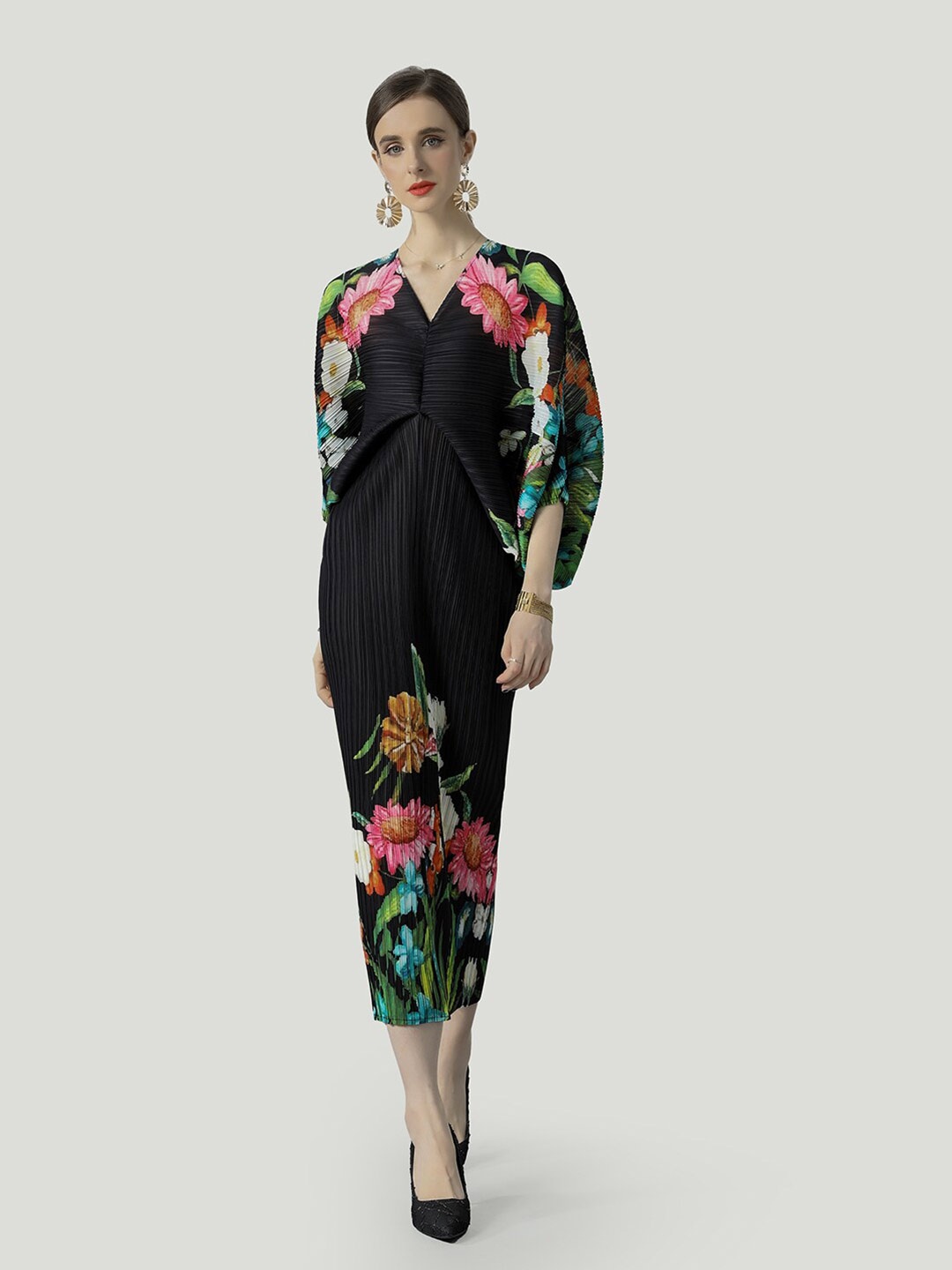 

JC Collection Floral Printed Cape Sleeves Accordion Pleats Sheath Dress, Black