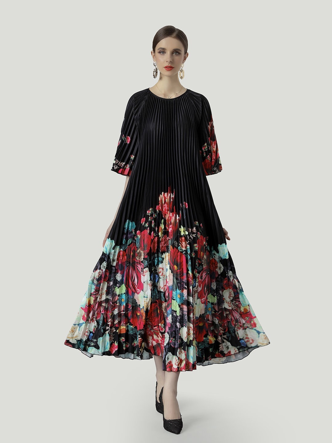 

JC Collection Floral Printed Flared Sleeves Accordion Pleated A-Line Maxi Dress, Black