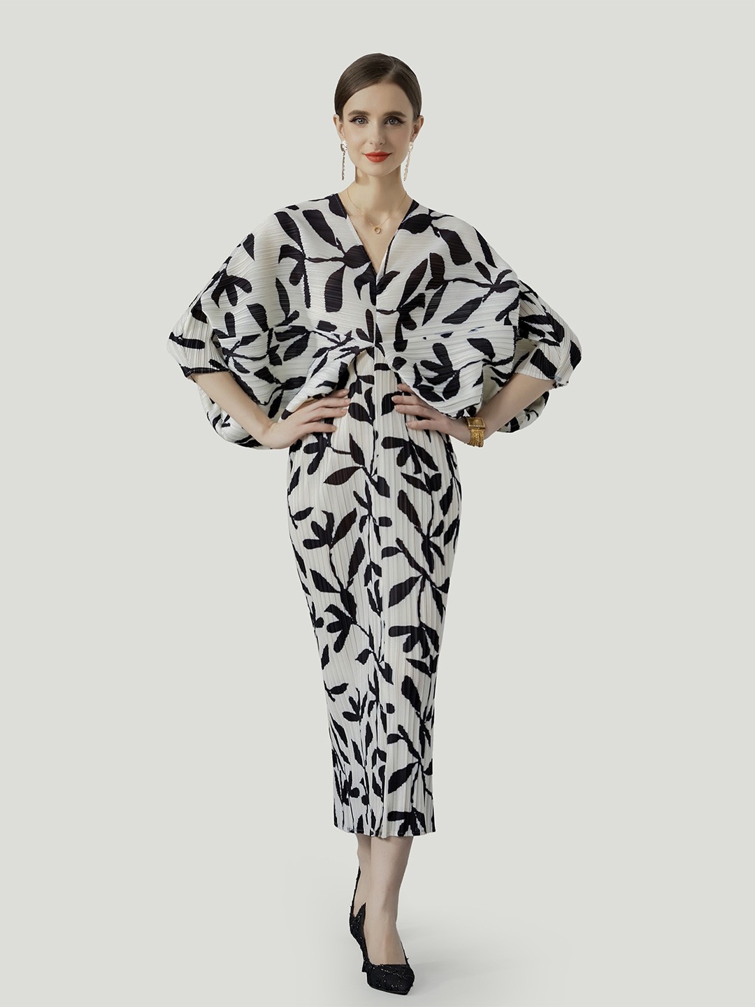 

JC Collection Floral Printed Cape Sleeves Sheath Dress, Grey