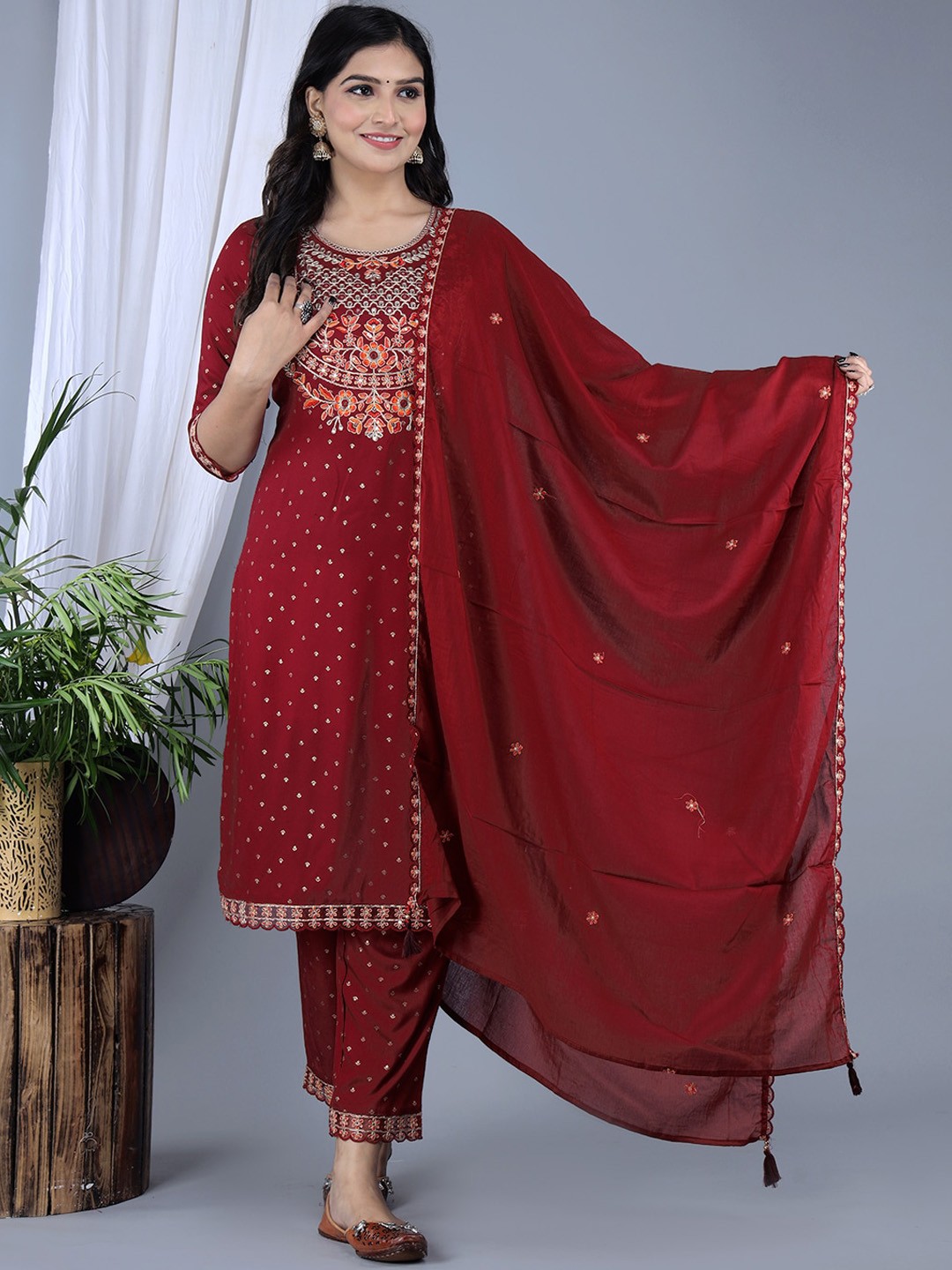 

IkDaiya Ethnic Motifs Embroidered Mirror Work Kurta with Trousers & Dupatta, Maroon