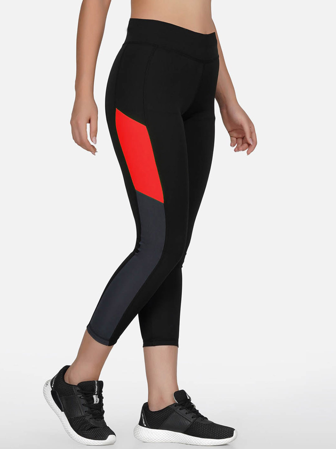 

IMPERATIVE Women Colourblocked Antimicrobial Cropped Tights, Black