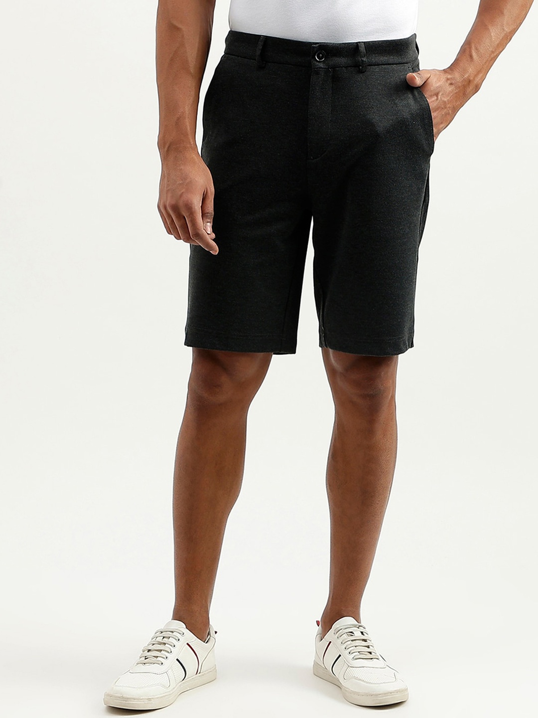 

United Colors of Benetton Men Mid-Rise Slim Fit Shorts, Grey