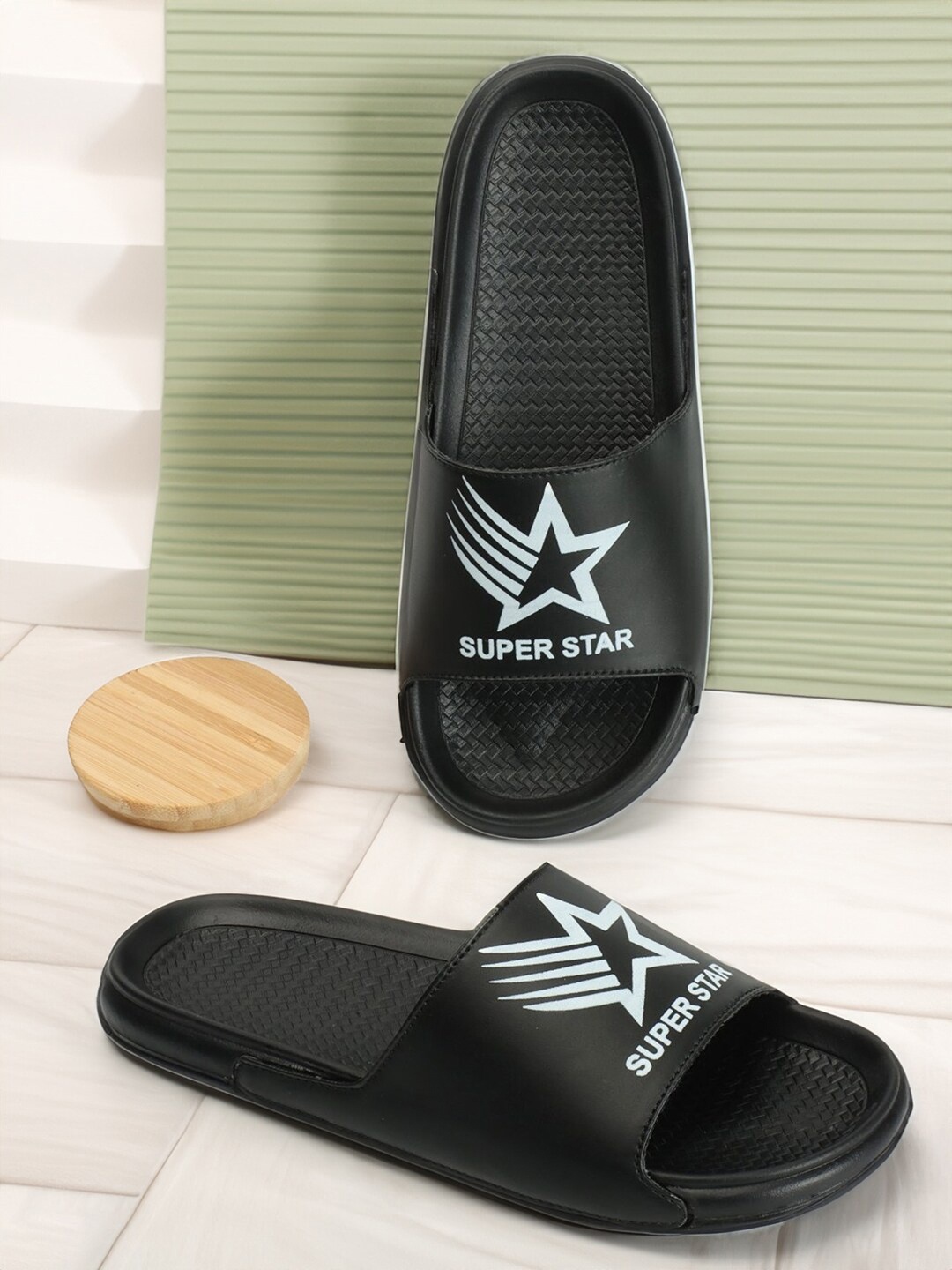 

PERY PAO Men Printed Sliders, Black