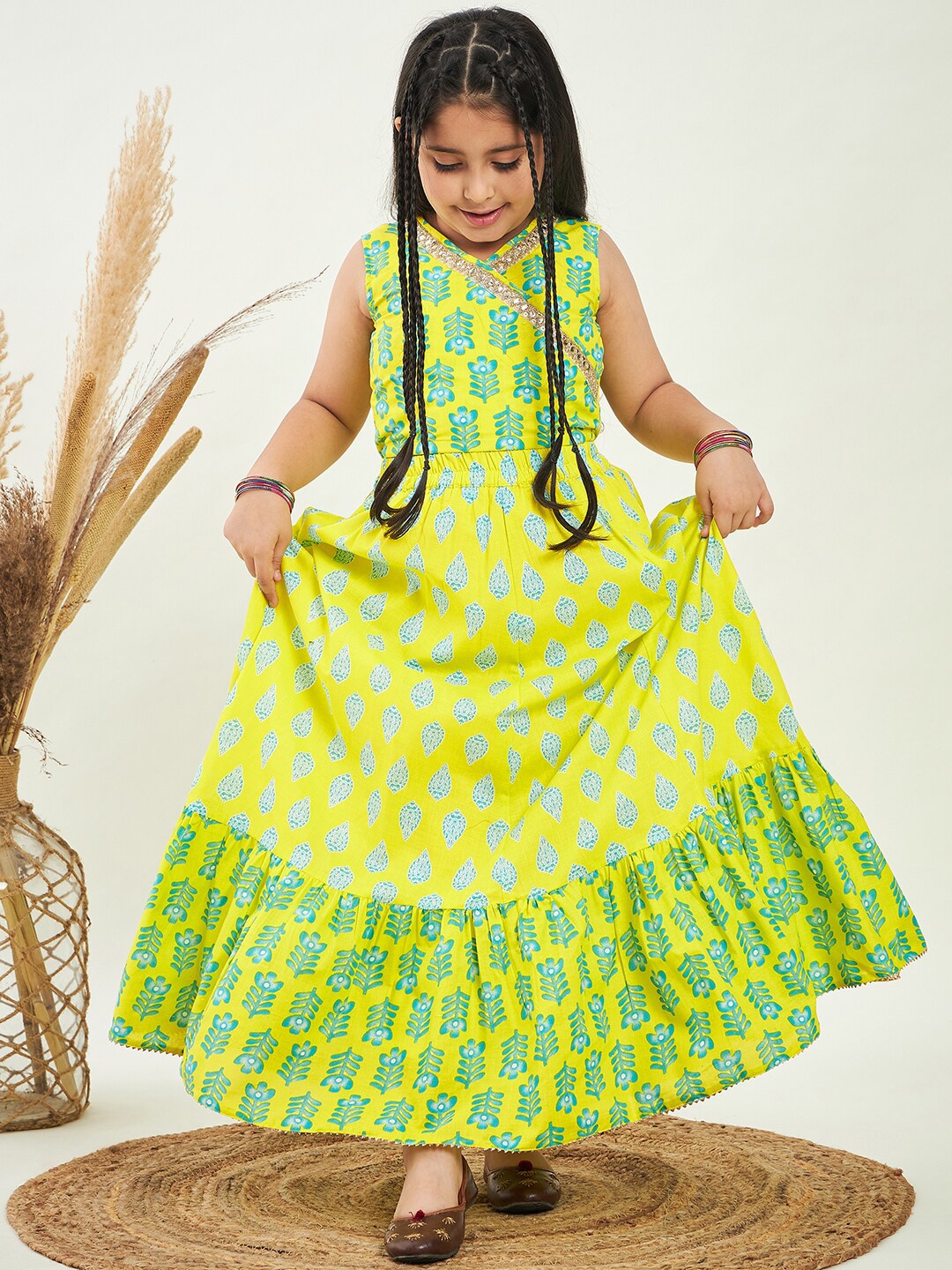 

Stylo Bug Girls Printed Ready To Wear Lehenga & Choli, Green