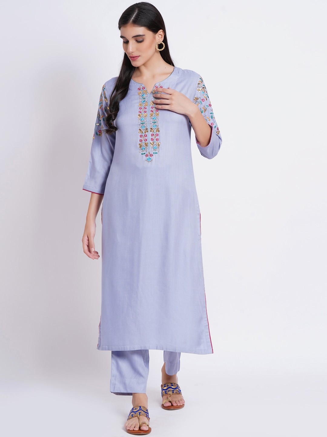 

SUTI Floral Yoke Design Regular Thread Work Kurta with Palazzos, Blue