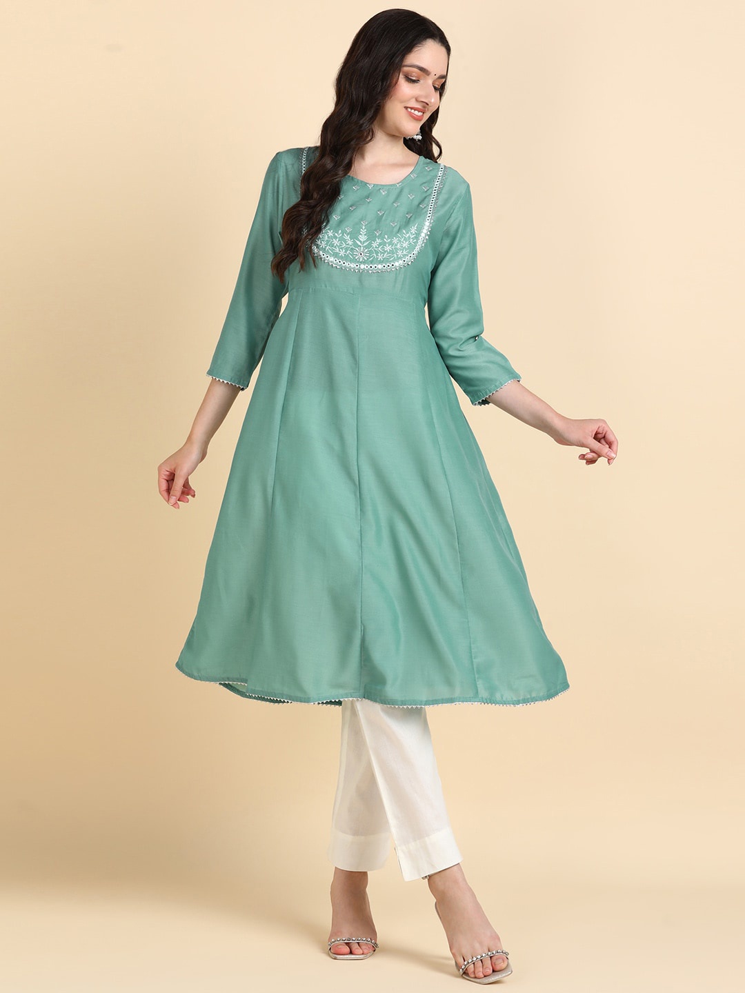 

HERE&NOW Yoke Design Thread Work Kurta, Green