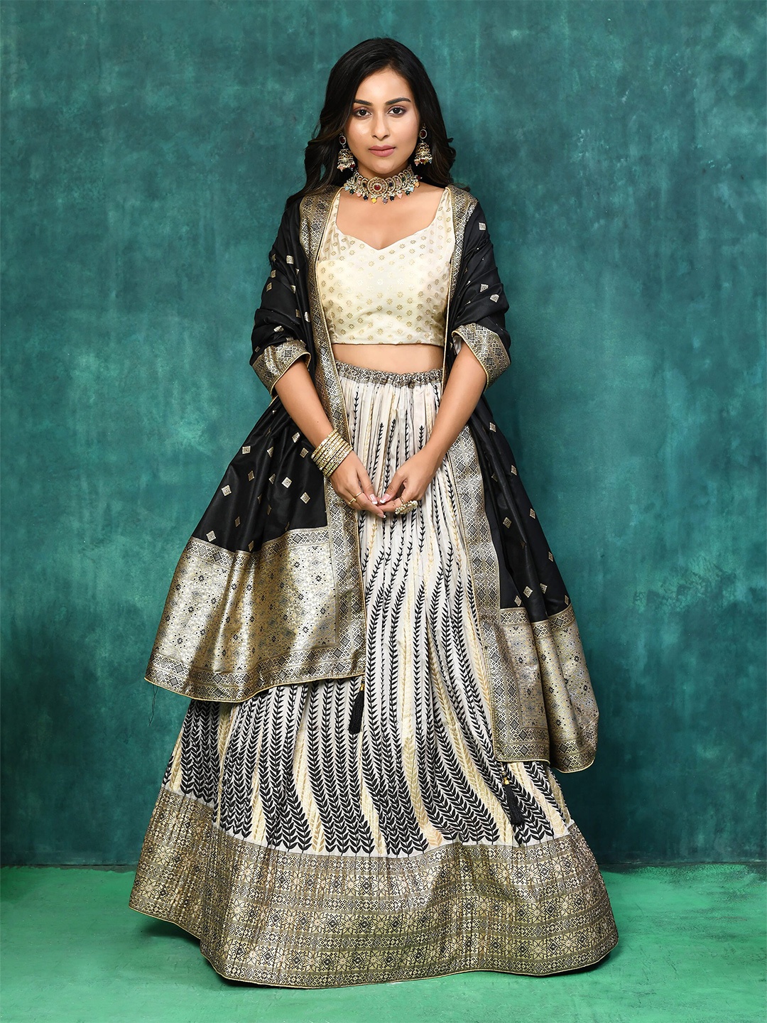 

elora Foil Print Ready to Wear Lehenga & Unstitched Blouse With Dupatta, Black